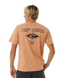 The Rip Curl Mens Fade Out Icon T-Shirt in Clay