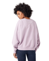 The Wrangler Womens Relaxed Sweatshirt in Natural Violet