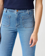 The Wrangler Womens Flare Jeans in Hazel