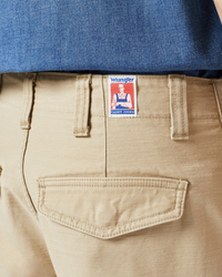 The Wrangler Mens Casey Cargo Walkshorts in Saddle