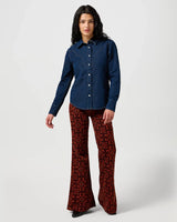 The Wrangler Womens Wanderer Jeans in Large Bandana