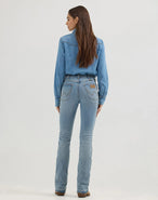 Boot Hugger Jeans in Sky Wash