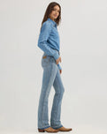 Boot Hugger Jeans in Sky Wash