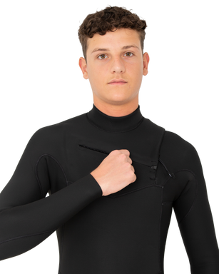 The Rip Curl Mens Dawn Patrol Performance 4/3mm Chest Zip Wetsuit in Black