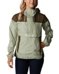 The Columbia Womens Challenger Jacket in Safari & Olive Green