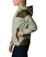 The Columbia Womens Challenger Jacket in Safari & Olive Green