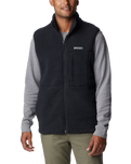 The Columbia Mens Mountainside Sherpa Fleece Gilet in Black