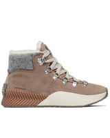 The Sorel Womens Out 'N' About III Conquest Shoes in Omega Taupe & Gum