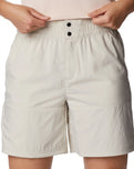 The Columbia Womens Coral Ridge Walkshorts in Dark Stone