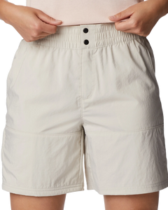 The Columbia Womens Coral Ridge Walkshorts in Dark Stone