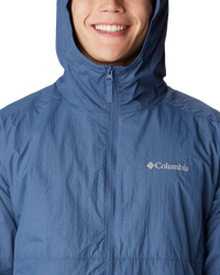 The Columbia Mens Yocum Ridge Wind Jacket in Dark Mountain