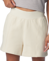 The Columbia Womens Lodge Shorts in Chalk & Canoe