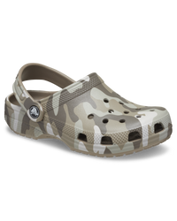 The Crocs Boys Boys Classic Camo Clog in Mushroom