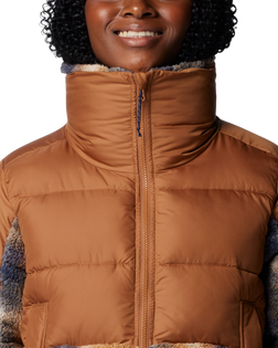 The Columbia Womens Leadbetter Point II Print Sherpa Hybrid Jacket in Camel Brown & Nocturnal Omblur Print