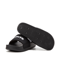 The Levi's® Womens June Bold Padded Sliders in Regular Black