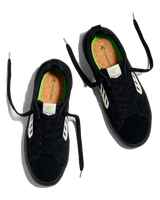 The Cariuma Mens Catiba Pro Shoes in All Black & Ivory