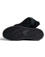 The Cariuma Mens Catiba Pro Shoes in All Black & Ivory