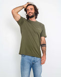 The Salt Water Seeker Mens Quiver T-Shirt in Army