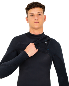 The O'Neill Mens HyperFreak 4/3mm+ Chest Zip Wetsuit in Black