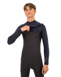 The O'Neill Mens HyperFreak 5/4mm+ Chest Zip Wetsuit in Raven & Black