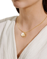 Perla Mother Of Pearl Star Necklace in Gold