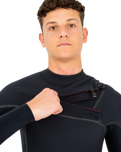 The O'Neill Mens HyperFreak Fire 4/3mm Chest Zip Wetsuit in Black