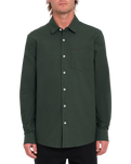 The Volcom Mens Veeco Oxford Shirt in Dark Forest