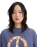 The Levi's® Womens Graphic Short Stack T-Shirt in Peace