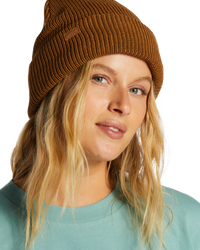 The Billabong Womens Roamer 3 Beanie in Walnut