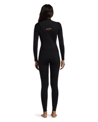 The Billabong Womens Womens Foil 4/3mm Chest Zip Wetsuit in Black