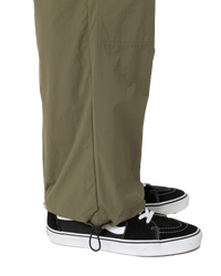 The Dickies Mens Jackson Cargo Trousers in Military Green