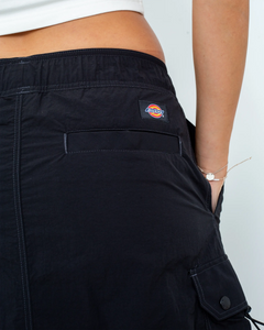 The Dickies Womens Jackson Skirt in Black