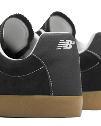 The New Balance Mens Numeric 22 Shoes in Black & Gum