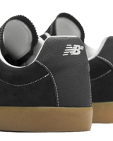 The New Balance Mens Numeric 22 Shoes in Black & Gum