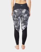 Luna 7 Leggings in Broken Palm & Black