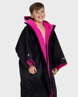 The Dryrobe Kids Advance Short Sleeved in Black & Pink