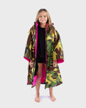 The Dryrobe Kids Advance Short Sleeved Dryrobe in Camo & Pink