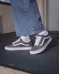 The Vans Womens Old Skool Shoes in Bungee Cord