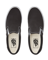 The Vans Mens Classic Slip-On Shoes (2022) in Black