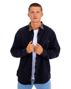 The Vans Mens Deerfiel Woven Shirt in Washed Black