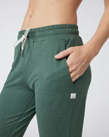 The Vuori Womens Performance Joggers in Marsh Heather