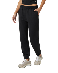 The Vuori Womens Boyfriend Joggers in Black Heather